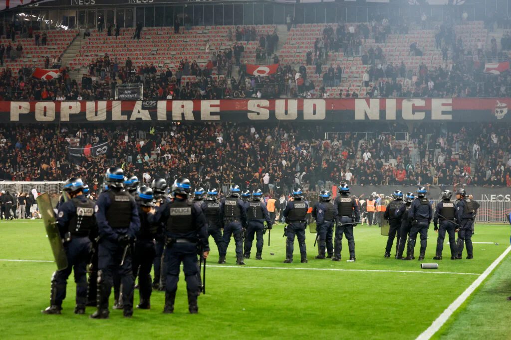 Barrages L1/L2 2026 : ASSE – OGC Nice, calendrier officiel et la menace du huis clos après les incidents de l’Allianz Riviera