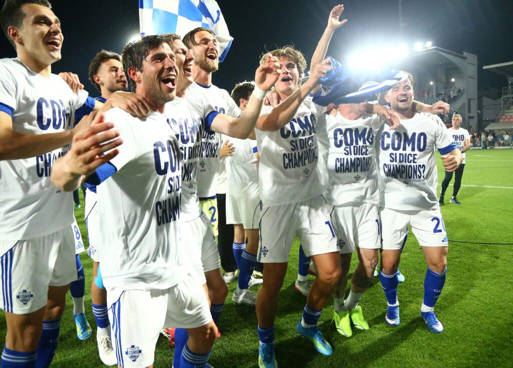Serie A : l’exploit de Côme qui coiffe au poteau l’AC Milan et la Juventus !