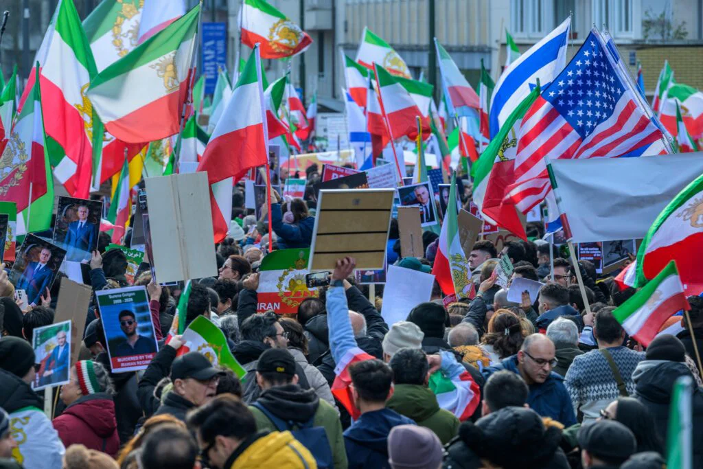 La FIFA réaffirme l’interdiction du drapeau iranien pré-révolutionnaire pour la Coupe du monde 2026
