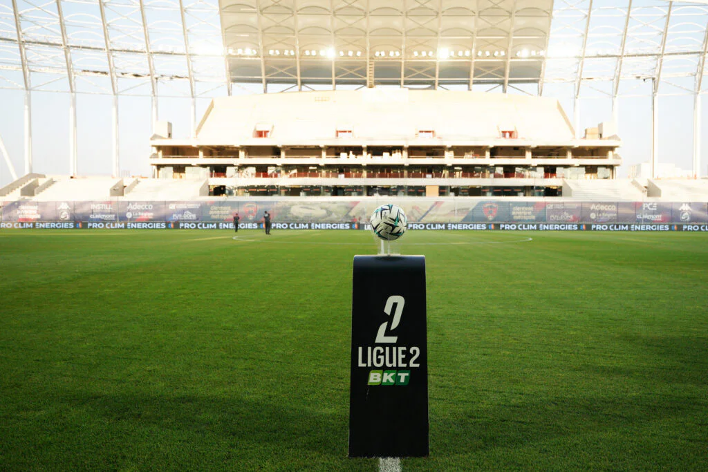 Ligue 2 : le calendrier 2026-2027 dévoilé, un derby bouillant et des chocs dès la première journée