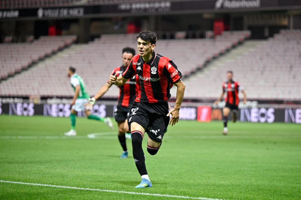 « Qu’est-ce que vous voulez que je fasse de plus pour vous ? » Quand la nouvelle recrue de l’OL se paye l’ASSE