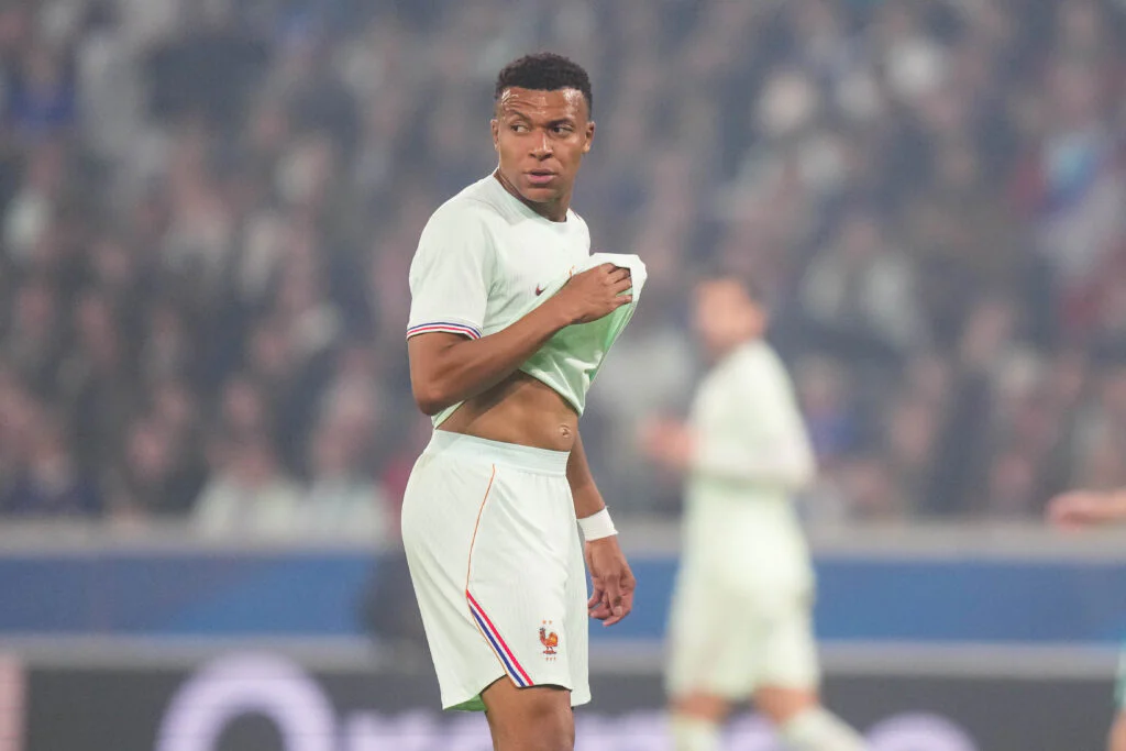« Il m’avait dit qu’il la gardait pour les États-Unis donc moi ça me va », Didier Deschamps chambre Kylian Mbappé sur son manque d’efficacité