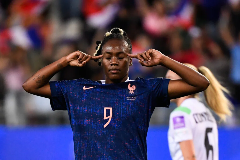 Bleues : le superbe retourné acrobatique de Melvine Malard en vidéo face à l’Irlande
