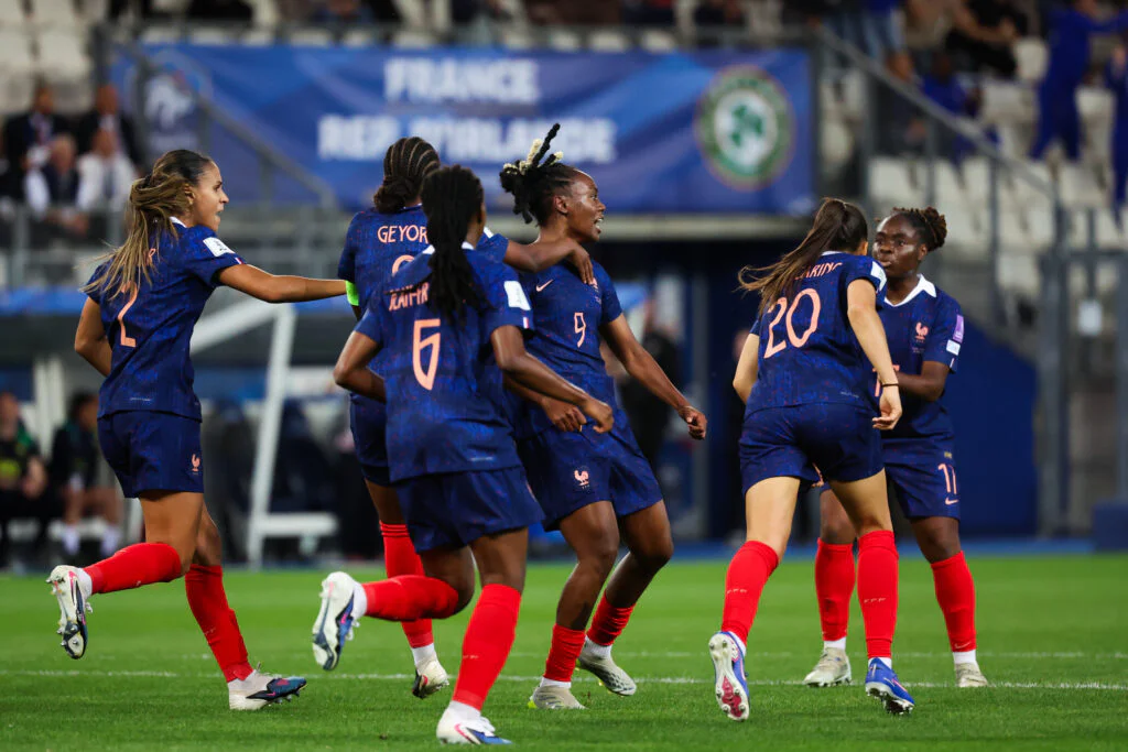 Bleues : un retourné magnifique de Malard et des nerfs d’acier, la France valide son billet pour le Mondial 2027