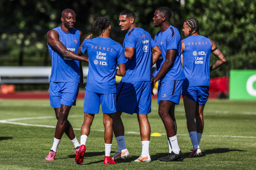 Equipe de France : Un défenseur présent à la Coupe du Monde pisté par Chelsea