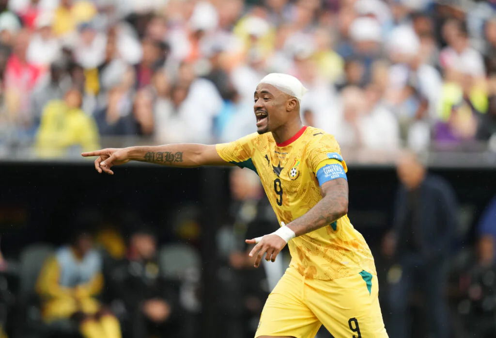 Le Ghana freine l’Angleterre : les Three Lions craquent au moment de prendre les commandes du groupe