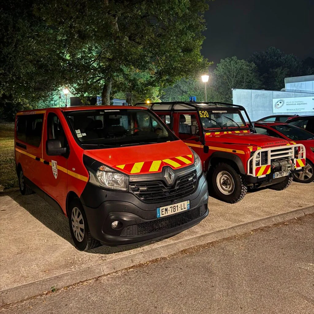 Face aux flammes en Gironde, la Ligue de football ouvre ses portes aux sapeurs-pompiers