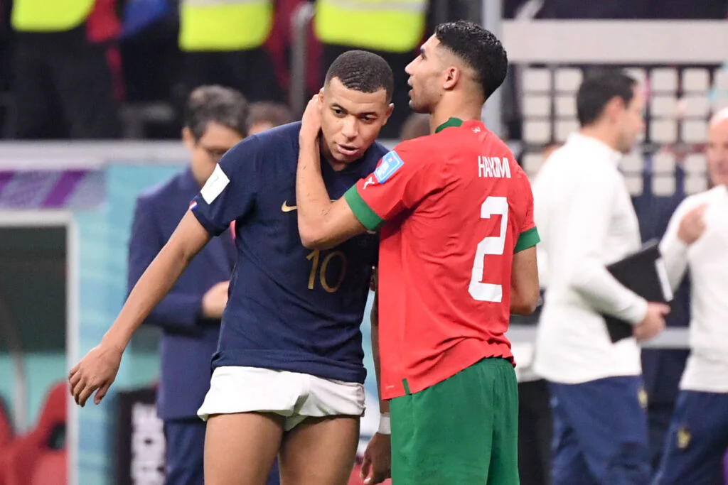 Hakimi lance France – Maroc : face à Mbappé, l’amitié restera au vestiaire