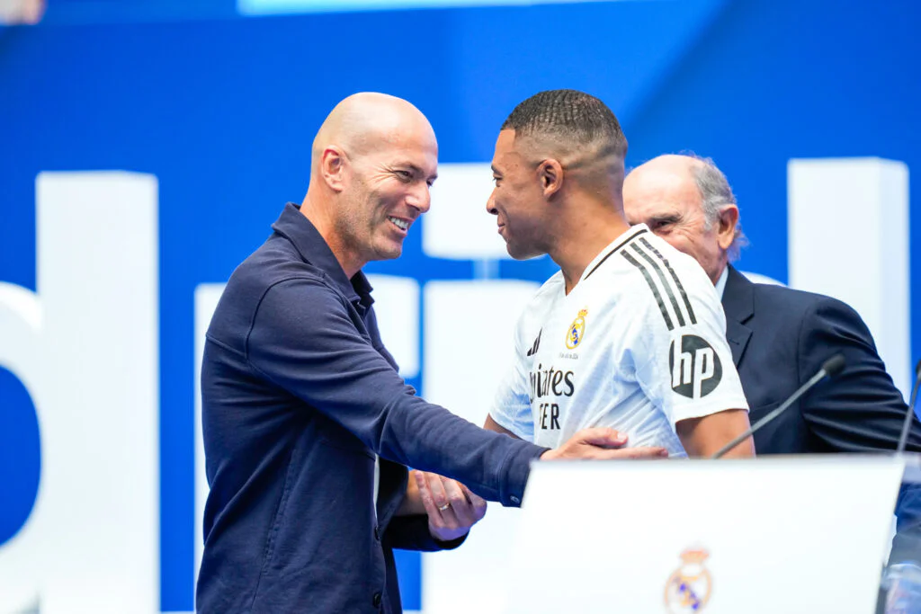 Zidane a tranché pour Olise, mais hésite encore pour Mbappé