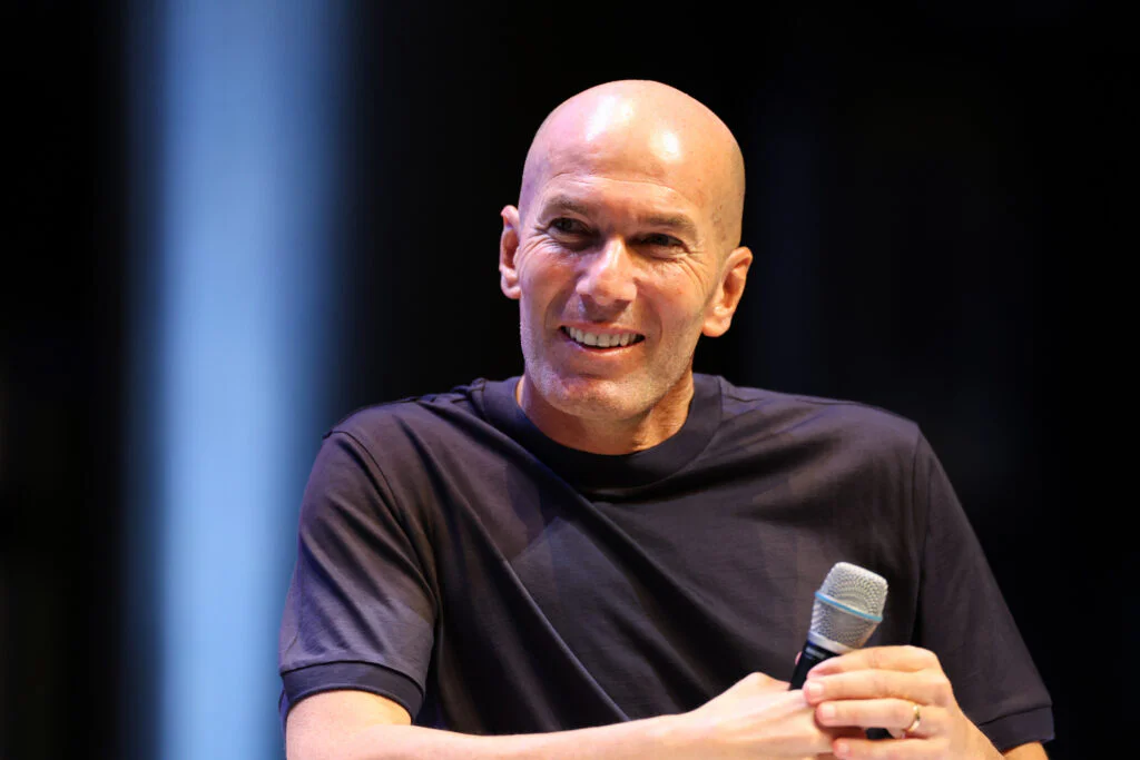 Liste de Zidane : un nouveau joueur de Côme pré-convoqué