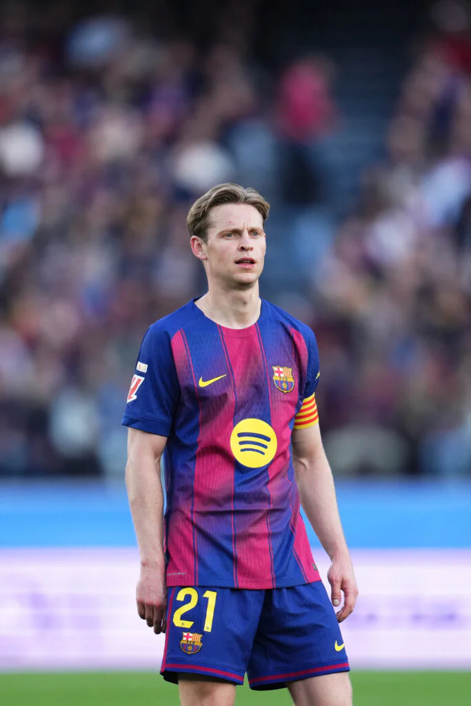 FC Barcelone : Combien de temps Frenkie De Jong sera-t-il indisponible après sa blessure au genou ?
