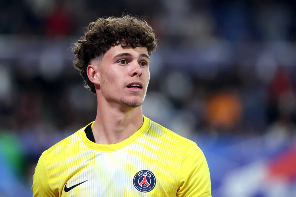 Mercato : Le talentueux gardien Martin James quitte le PSG et signe en Allemagne