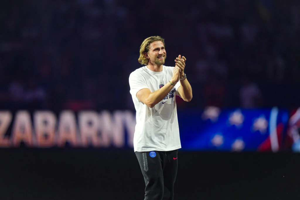 PSG : Un monstre de la Premier League veut recruter Illya Zabarnyi