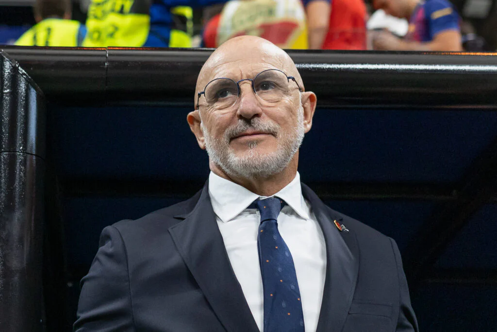 « Mes joueurs sont les meilleurs du monde » : l’Espagne répond à la démonstration des Bleus