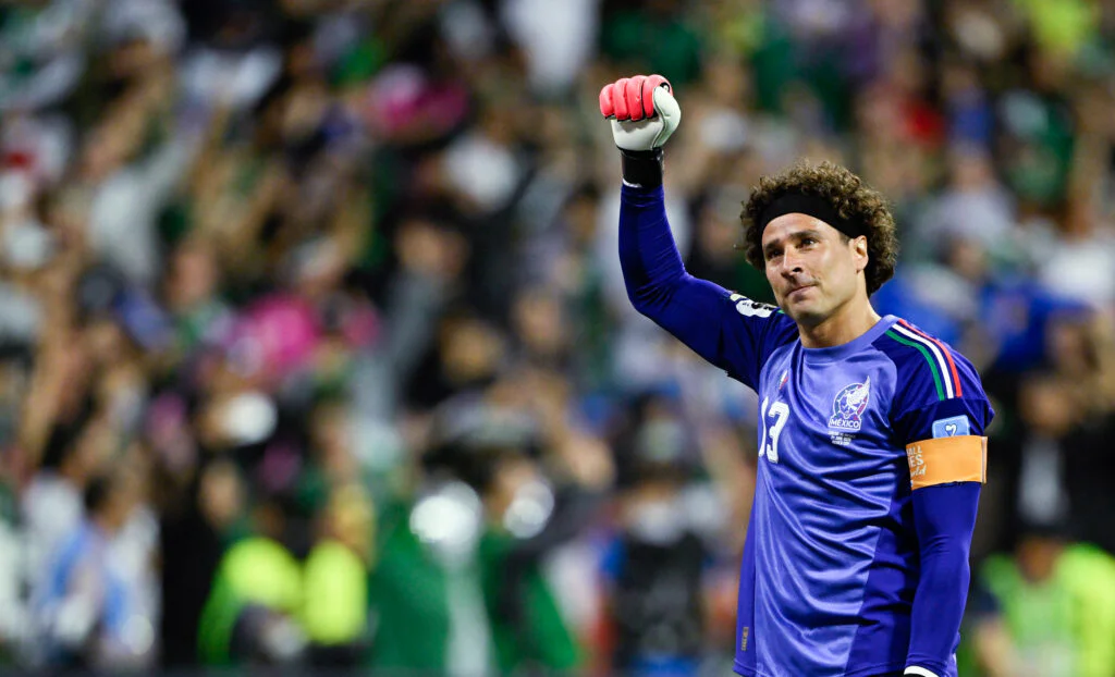Six Coupe du Monde, 22 ans de carrière : Guillermo Ochoa raccroche les gants pour de bon