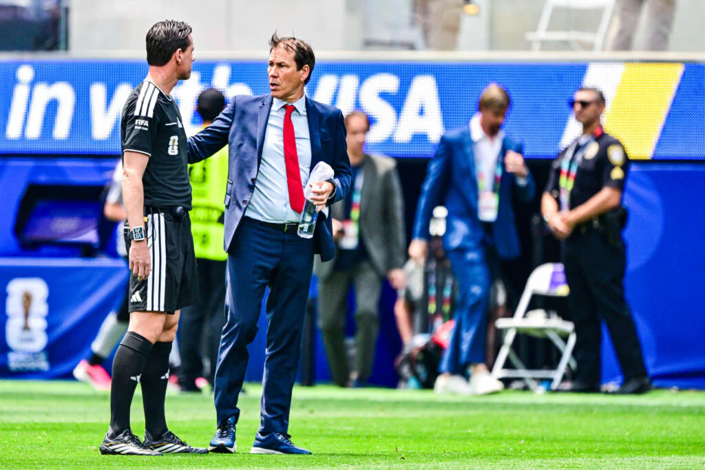 Rudi Garcia dénonce la main de Rodri, « à quoi sert le VAR ? »