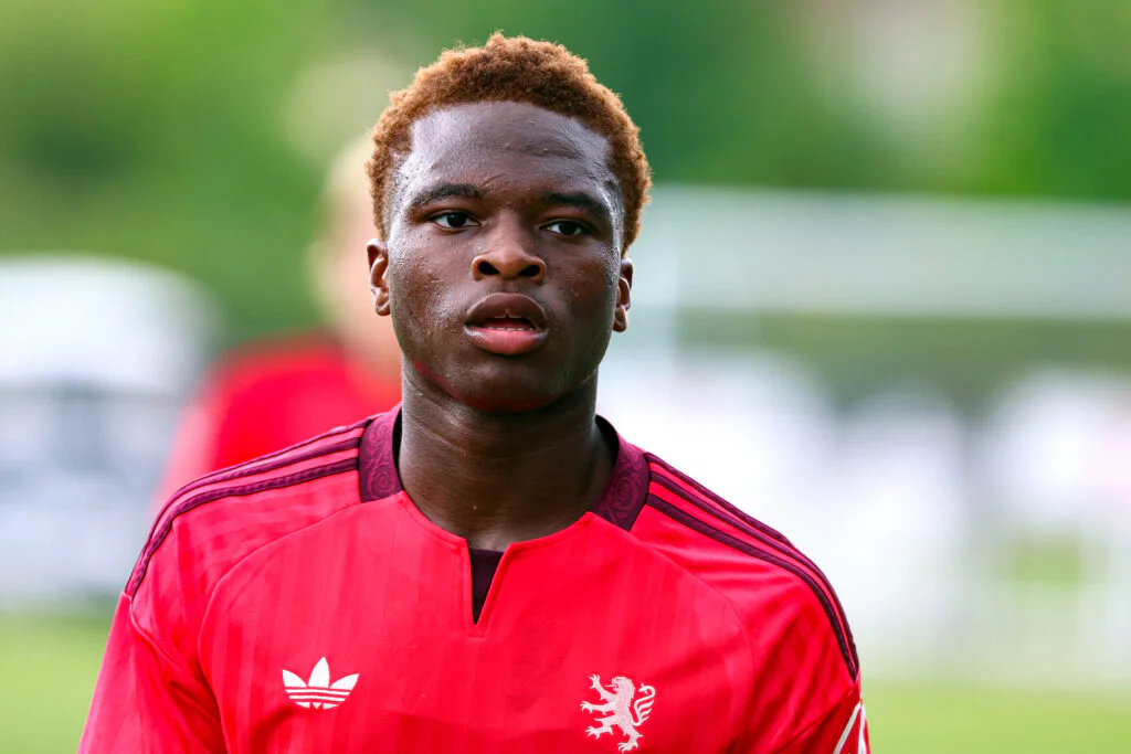 Mercato OL : l’OGC Nice fonce sur Enzo Molebe, jeune attaquant barré à lyon