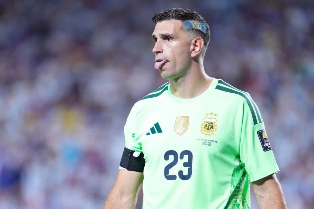 Mercato : Ca brûle entre Chelsea et Emiliano Martinez !