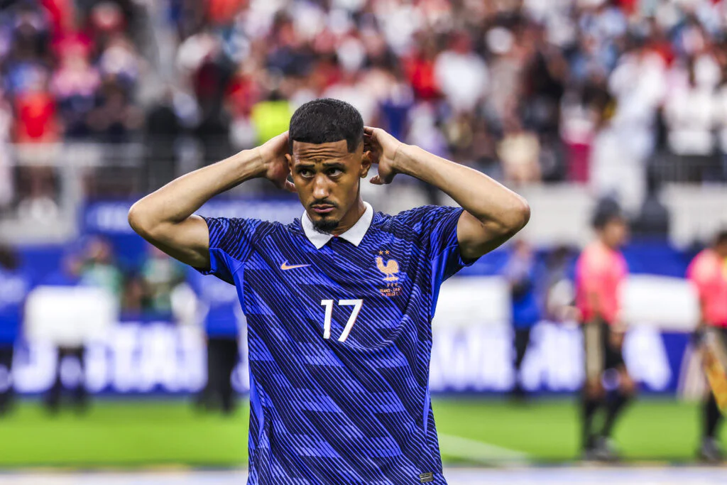 Saliba a disputé la Coupe du monde avec une fracture au dos : l’exploit caché du défenseur des Bleus