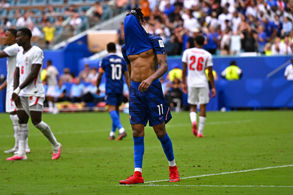 Dix buts et une remontée folle : l’adieu complètement fou de Deschamps face à l’Angleterre