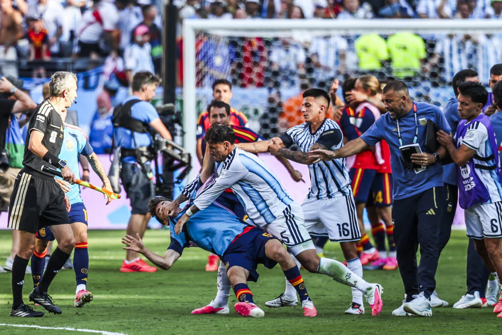 La FIFA poursuit l’Argentine avec cinq procédures ouvertes d’un coup