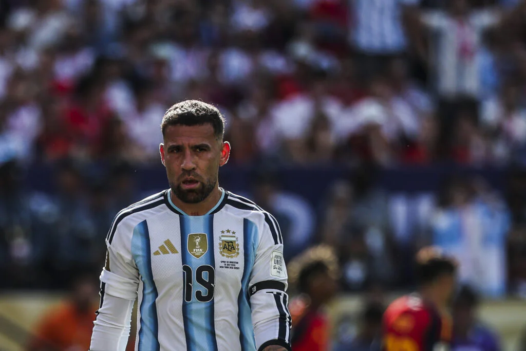 Coupe du Monde : Un emblématique défenseur argentin annonce sa retraite internationale après la finale perdue