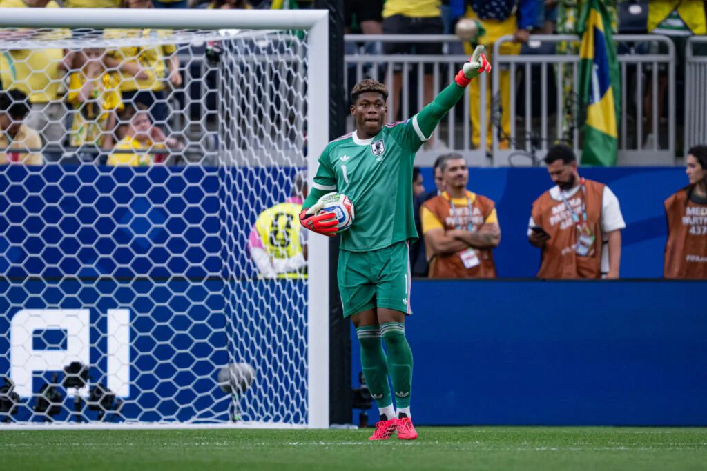 Mercato PSG : Paris a le champ libre pour Zion Suzuki