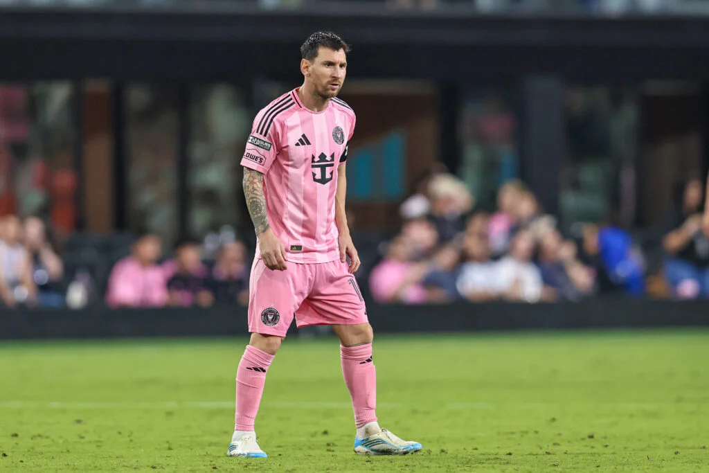 « Tant qu’il continuera à jouer, l’espoir demeure », les Newell’s Old Boys n’ont toujours pas renoncé à Lionel Messi