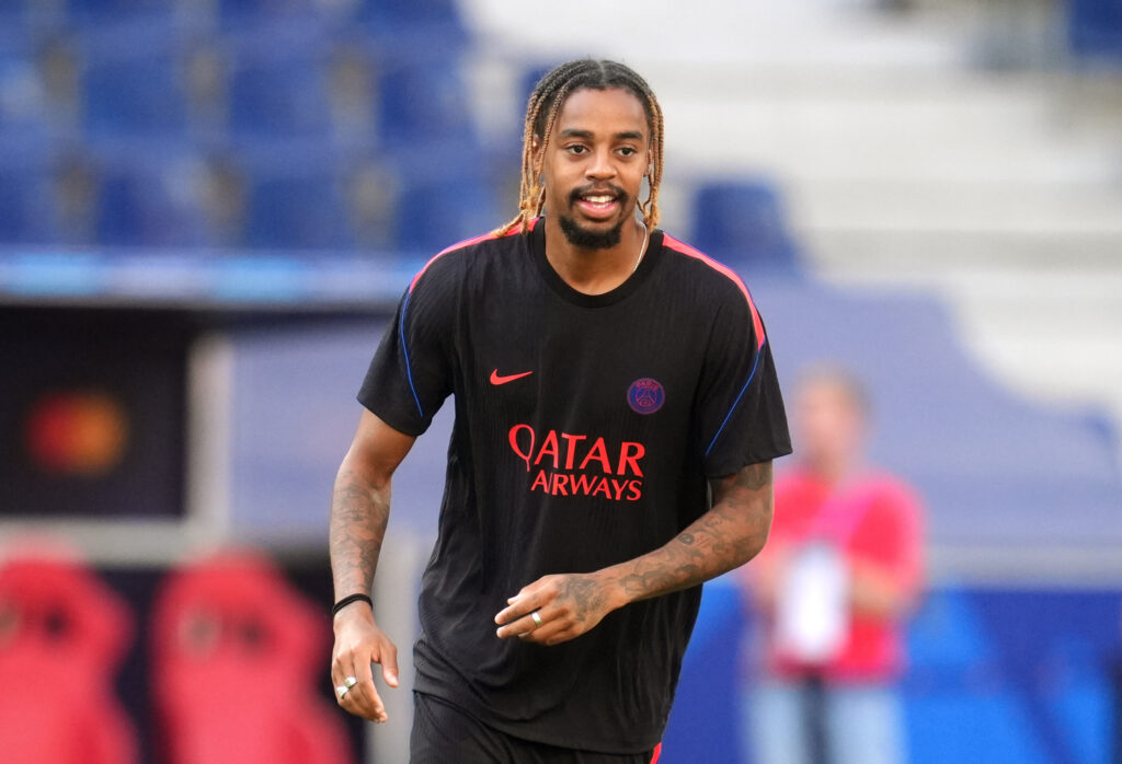 « Je n’ai pas posé de questions » : Barcola raconte son arrivée à Liverpool