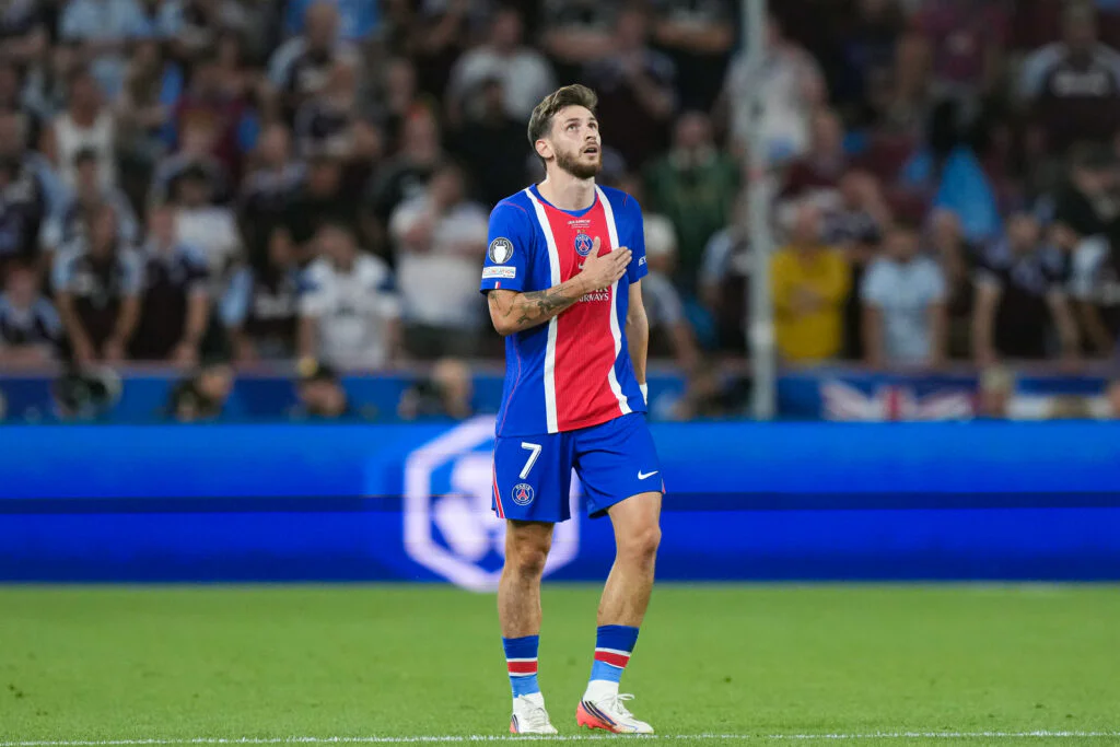Supercoupe : le bijou de Kvaratskhelia ne suffit pas, un ado de 17 ans fait vaciller le PSG à la pause
