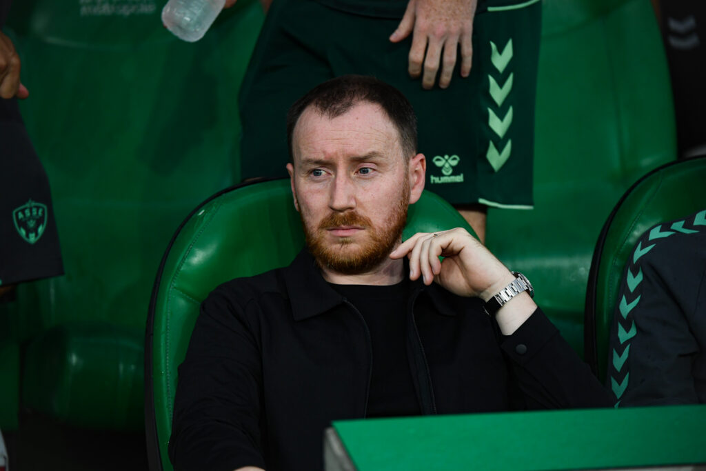 « On a jeté deux points à la poubelle », la colère noire d’Ian Cathro après le nul de l’ASSE à Metz