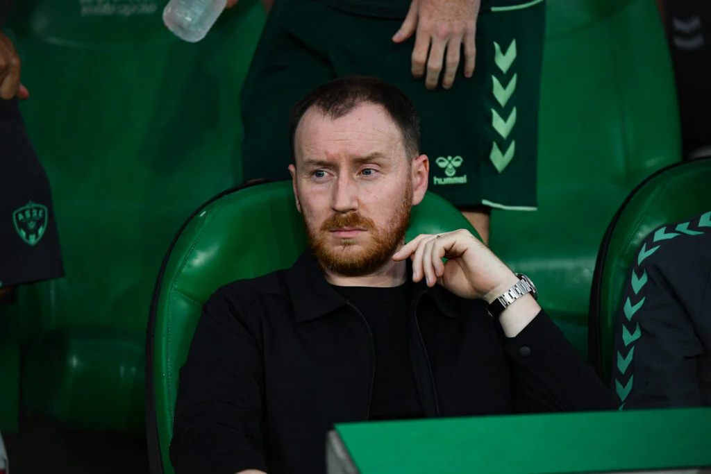 « On a jeté deux points à la poubelle », la colère noire d’Ian Cathro après le nul de l’ASSE à Metz