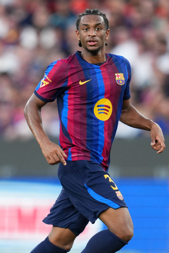 Mercato : Le FC Barcelone et Manchester United discuteraient pour le prêt d’un latéral