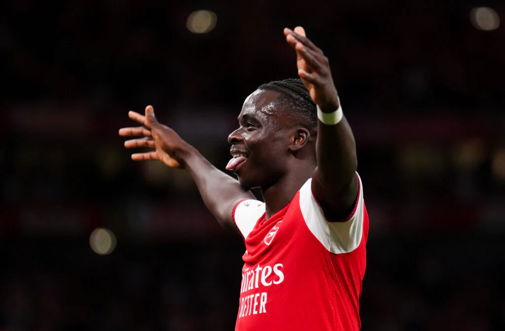 Un but d’avant-centre de Saka suffit à Arsenal