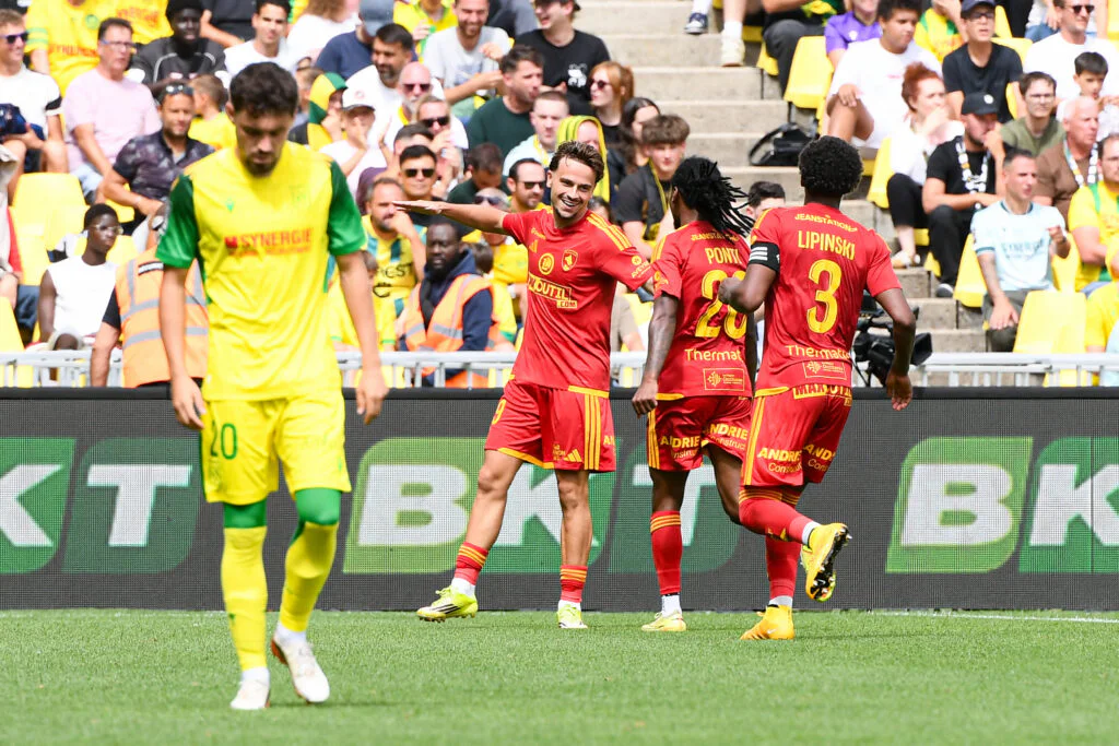 Mené puis submergé : Nantes encaisse cinq buts contre Rodez et sombre à la dernière place de Ligue 2