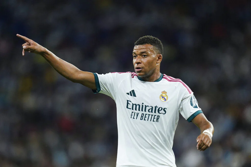 Mourinho conteste la logique du Ballon d’Or pour défendre Mbappé