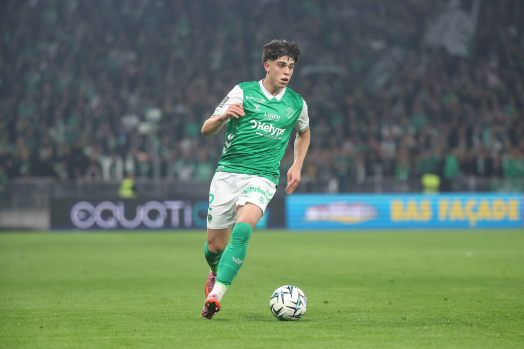 ASSE : Saint-Etienne officialise le départ d’un énorme flop de Kilmer Sports