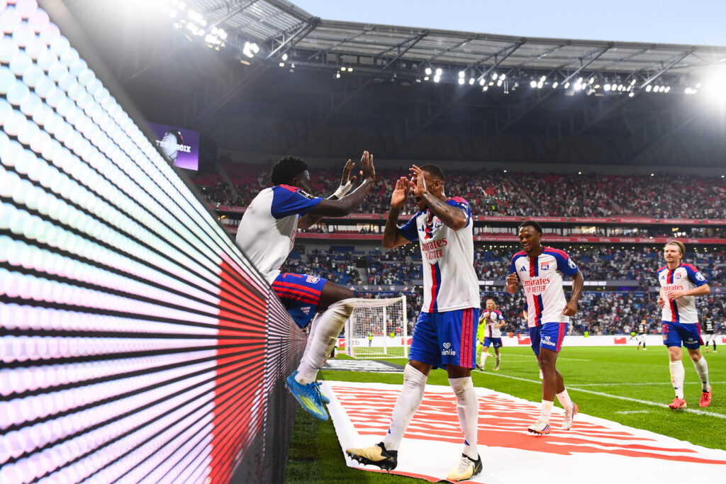 Lyon enfonce Auxerre et s’installe provisoirement en tête