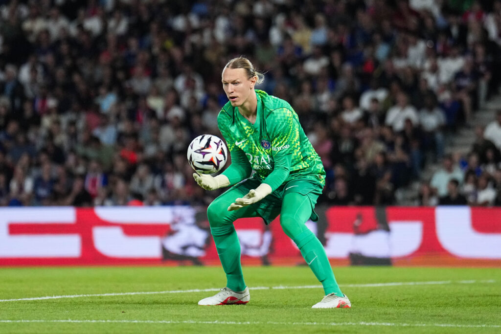 PSG : Les louanges de Matvey Safonov pour Luis Enrique