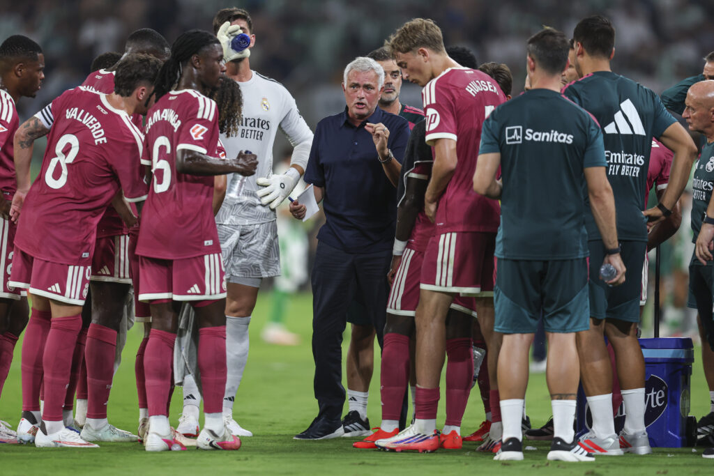 Real Madrid : Mourinho en mode magicien, il n’a plus qu’un seul milieu pour recevoir l’Inter