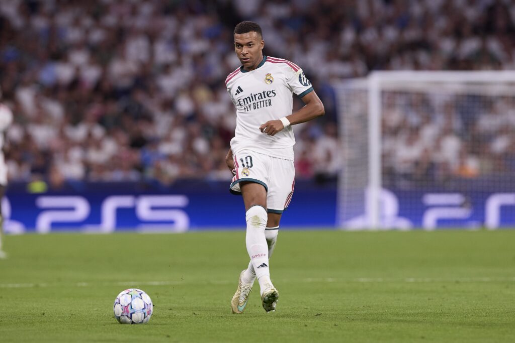 Real Madrid : Kylian Mbappé avoue que sa mère rêvait d’un autre club pour lui, et c’est en Angleterre