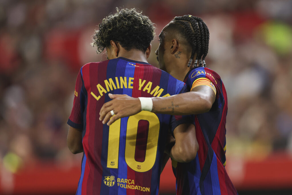 Le Barça déroule à Séville, Raphinha enchaîne un deuxième triplé