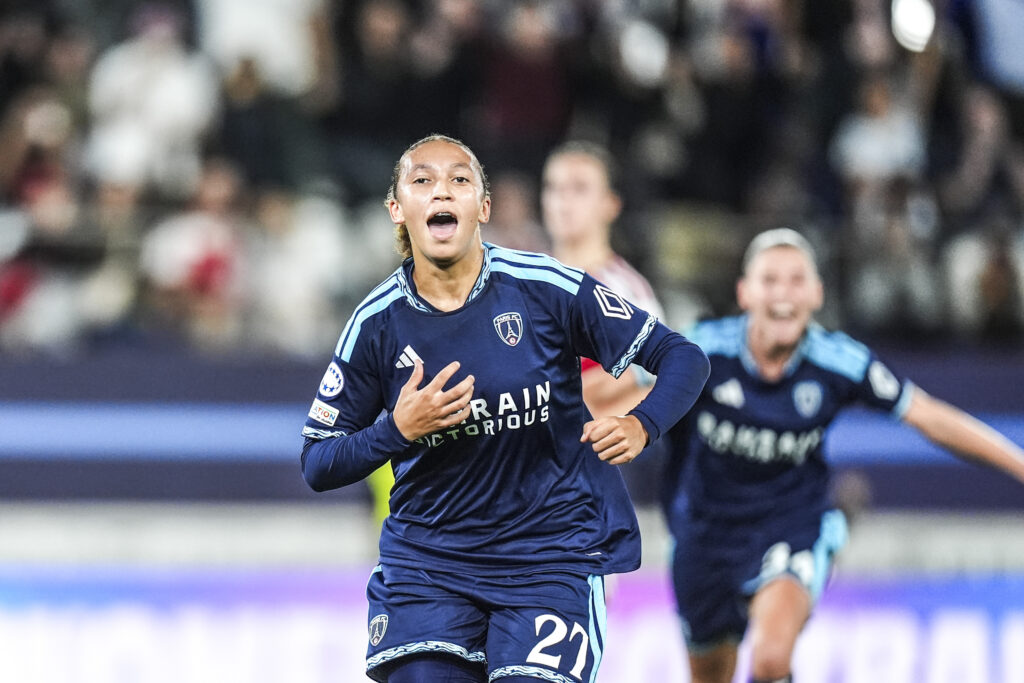 Menées 2-0, les Parisiennes arrachent le nul face à Arsenal grâce à un penalty improbable
