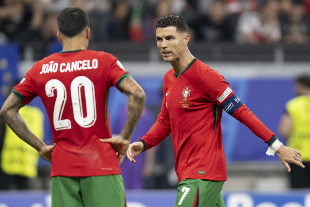 « C’est le meilleur de tous les temps », Joao Cancelo vole au secours de Cristiano Ronaldo, en pleine polémique