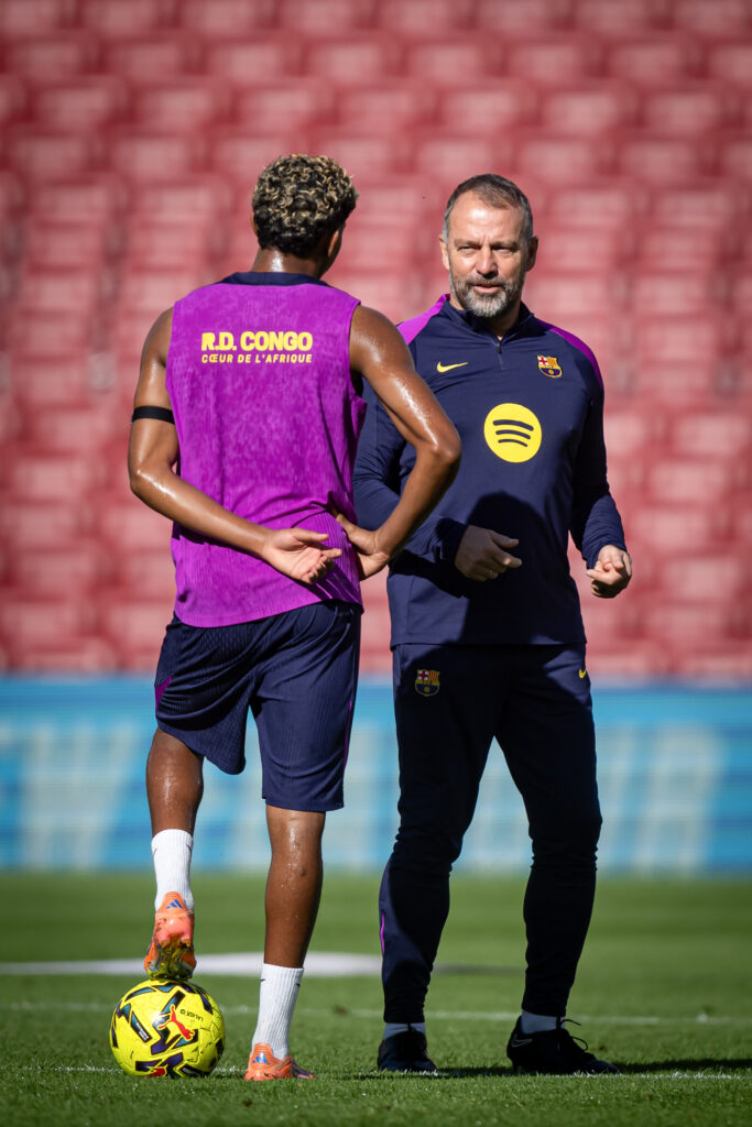 FC Barcelone : Hansi Flick considère Lamine Yamal comme « le meilleur joueur du monde »