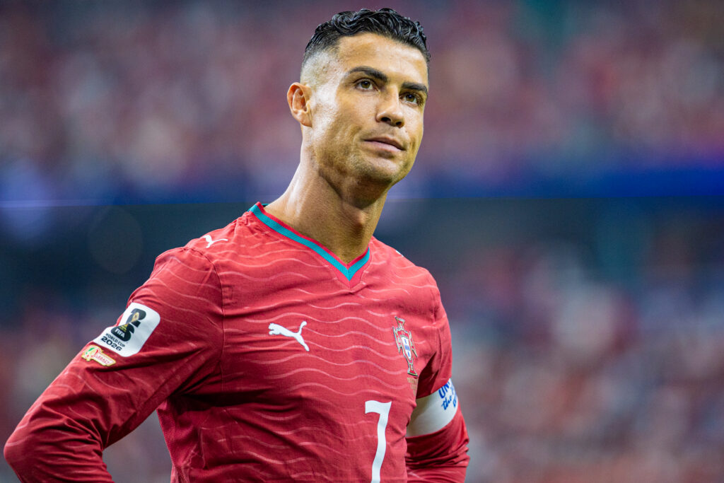 Suspension, course à l’aéroport et trahison : les coulisses du départ de Ronaldo