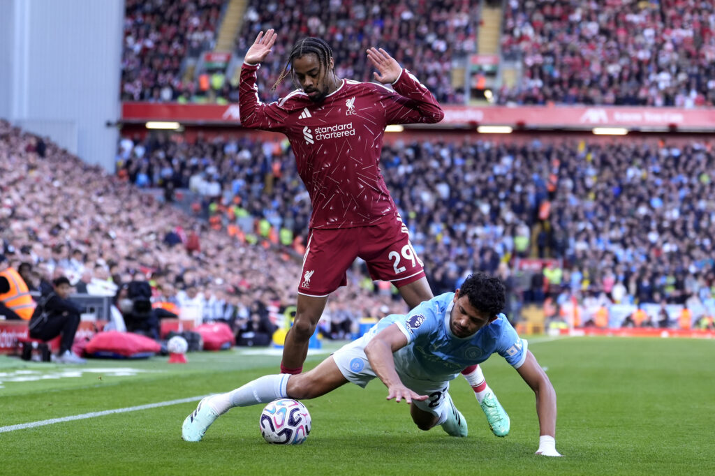 Liverpool : Bradley Barcola recadré par deux anciens Reds après la claque contre City