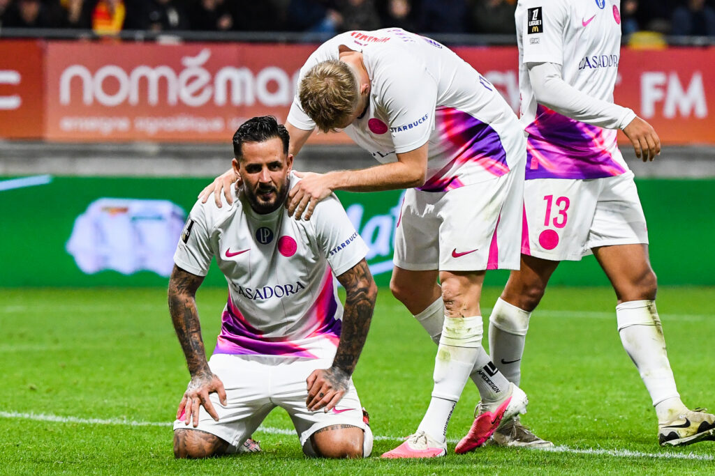 « Je ne savais pas si je pourrais reprendre ma carrière » : Aron Donnum a songé à arrêter le football après le décès de sa mère