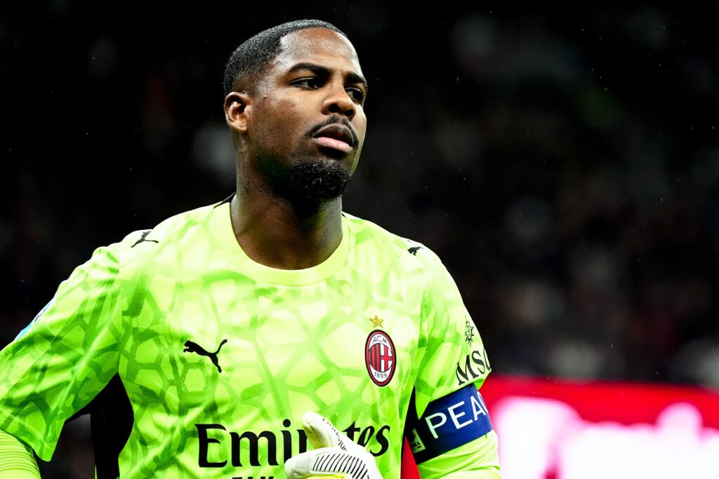 VIDÉO : le coup de sang de Maignan qui coule Milan