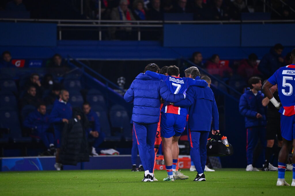 PSG-Barça : Kvaratskhelia porté par les kinés, la soirée vire au cauchemar pour Paris, Marquinhos touché aussi